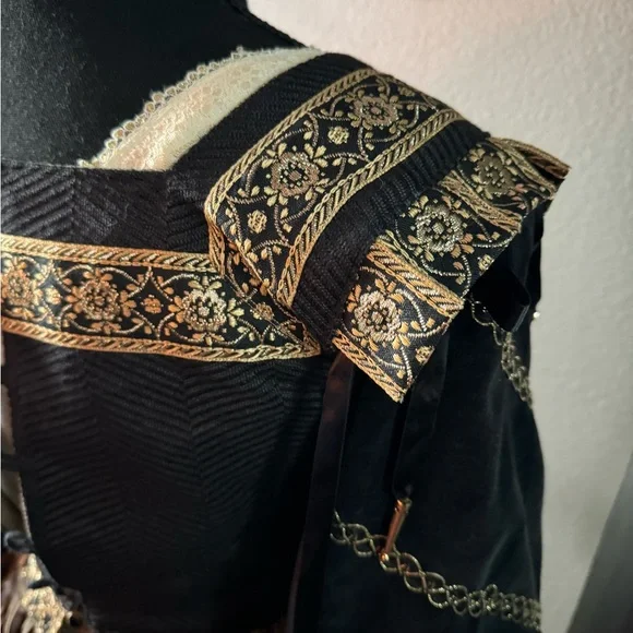 Medieval Renaissance Black and Gold OOAK Professionally Made Dress - Picture 14 of 16